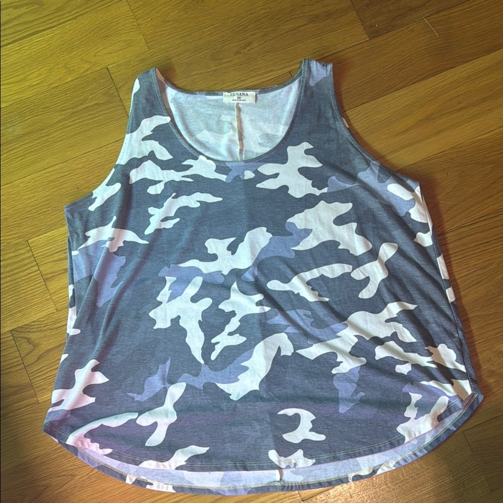 Zenana Outfitters Gray and White Camo Tank Top